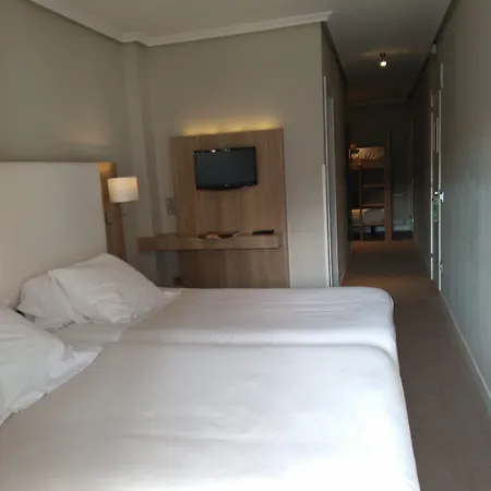 Lagos Nature מלון