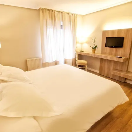 洛斯拉格斯自然酒店 3* Onís